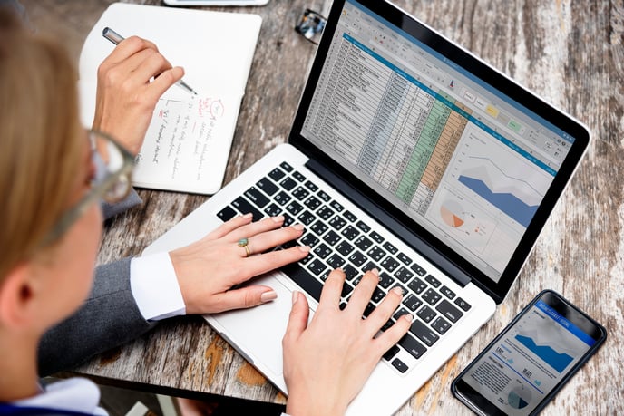 e-business-commerce-data-connecting-global-concept-H5QKMY9